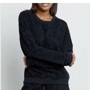 Rails Black Marlo Flocked Cobra
Pattern Side Zippers Cropped
Sweatshirt Top SZ M